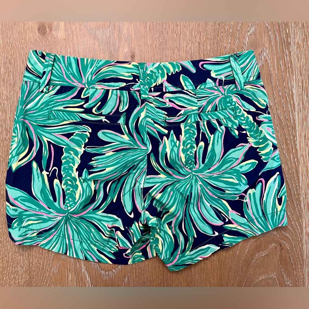 Lilly Pulitzer The Callahan Short, blue‎ and green tropical print, size 0, EUC - Picture 3 of 7